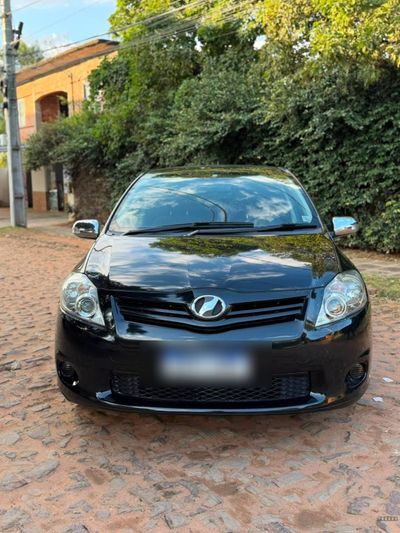 Toyota Auris thumbnail 1