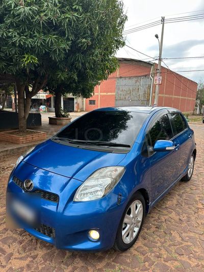 Toyota Vitz thumbnail 1