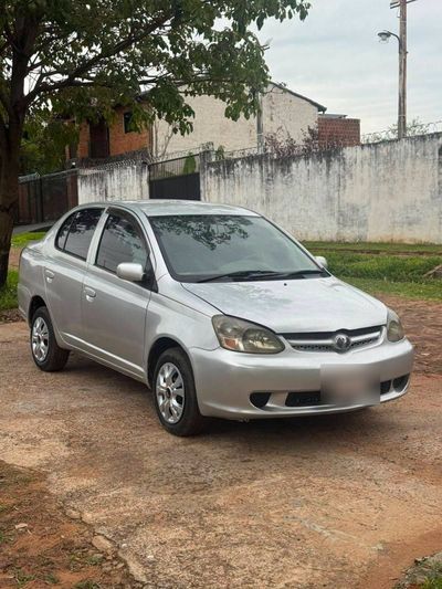 Toyota Platz thumbnail 1