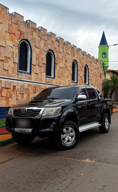 Toyota Hilux miniatura 5