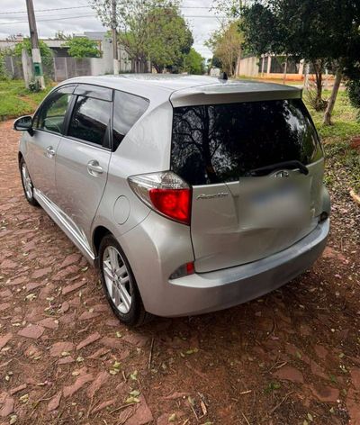 Toyota Ractis miniatura 6