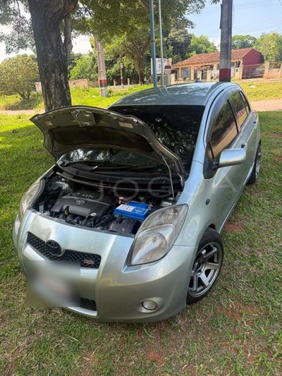 Toyota Vitz miniatura 8