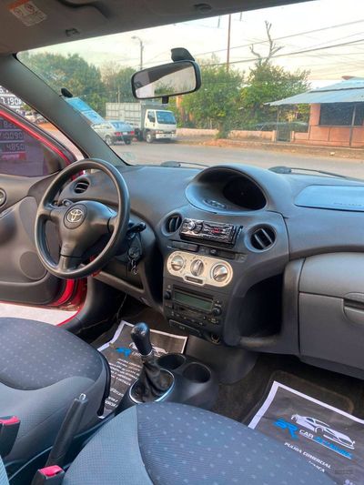 Toyota Vitz miniatura 13