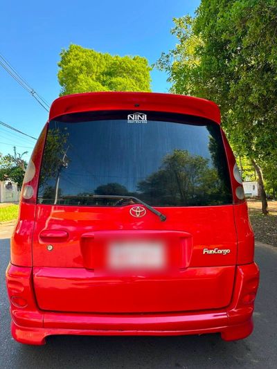 Toyota FunCargo miniatura 5