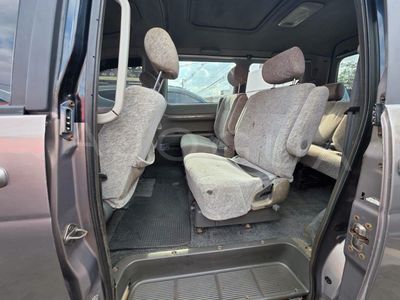Toyota Noah miniatura 9