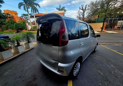 Toyota FunCargo miniatura 9