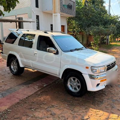 Nissan Terrano miniatura 2