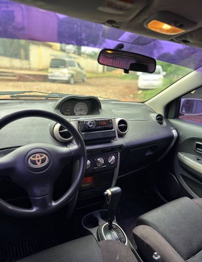 Toyota Ist miniatura 6
