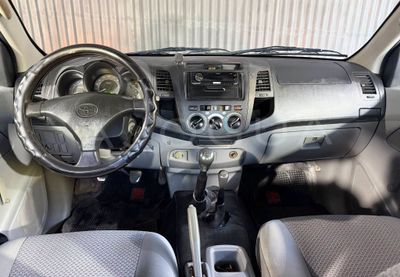 Toyota Hilux miniatura 6