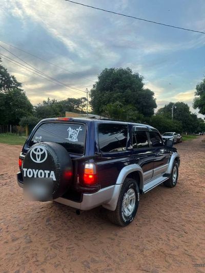 Toyota Hilux miniatura 7