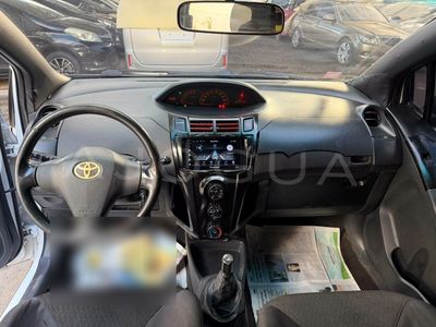Toyota Vitz miniatura 9