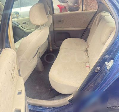 Toyota Vitz miniatura 5