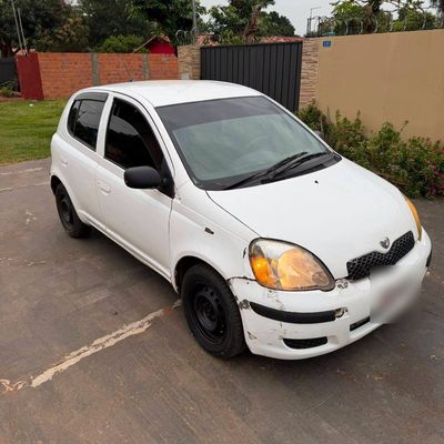 Toyota Vitz miniatura 4