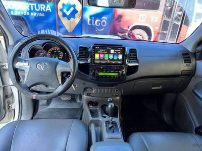 Toyota Hilux miniatura 8
