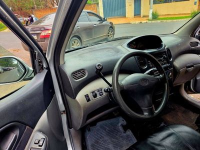 Toyota FunCargo miniatura 6