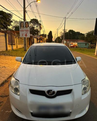 Toyota Auris miniatura 3