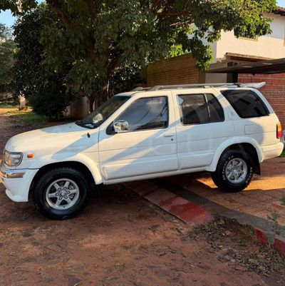 Nissan Terrano miniatura 6