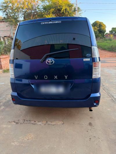 Toyota Voxy miniatura 7