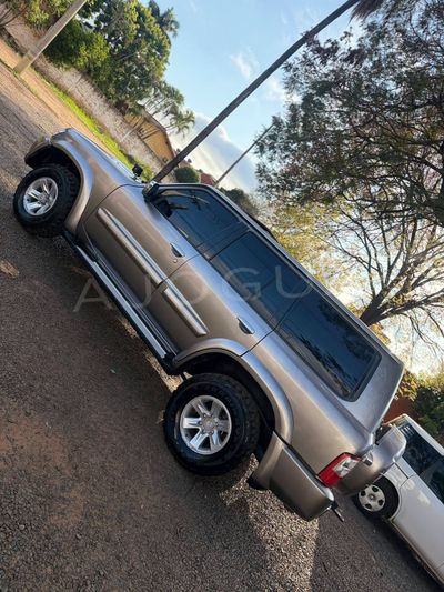 Nissan Patrol miniatura 6