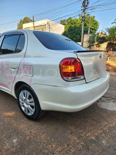 Toyota Platz miniatura 4