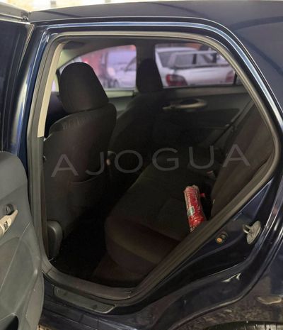 Toyota Auris miniatura 7