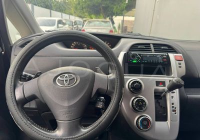 Toyota Ractis miniatura 7