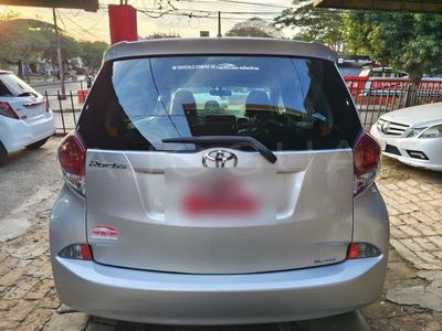 Toyota Ractis miniatura 12