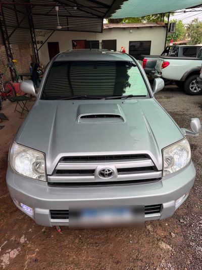 Toyota Hilux Surf thumbnail 1