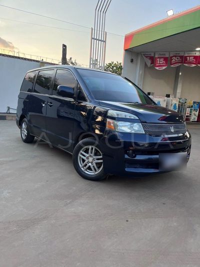 Toyota Voxy miniatura 4