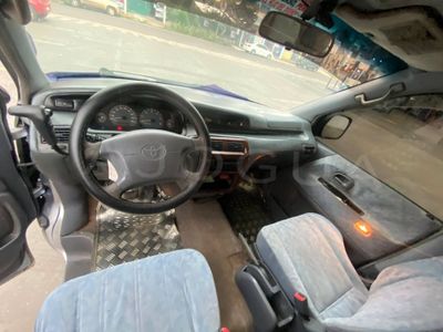 Toyota Noah miniatura 9