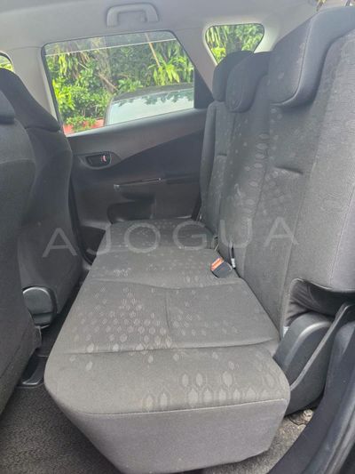 Toyota Ractis miniatura 7