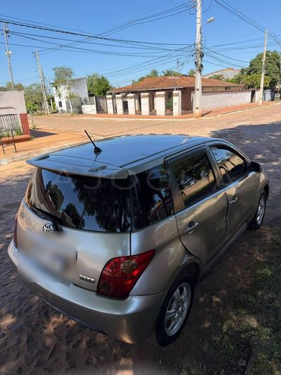 Toyota Ist miniatura 13