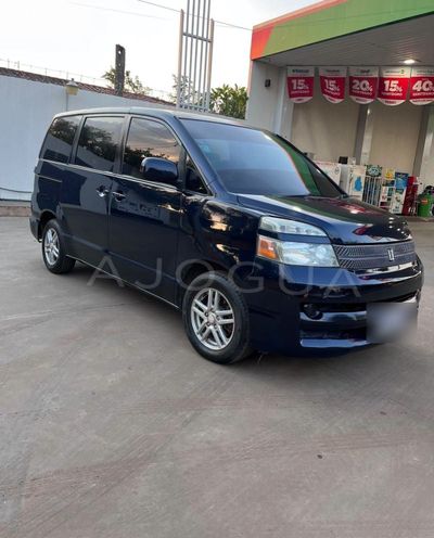 Toyota Voxy miniatura 2
