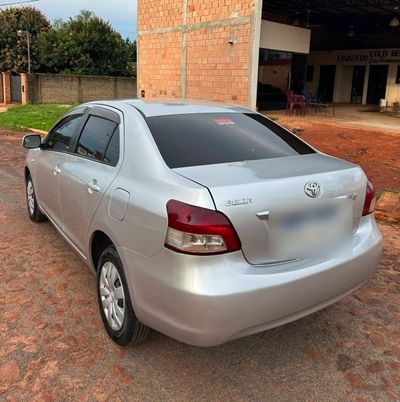 Toyota Belta miniatura 7