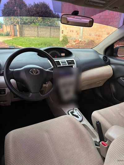 Toyota Belta miniatura 8