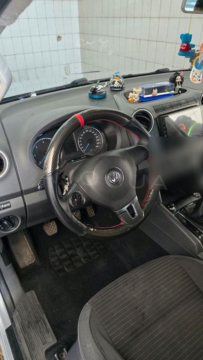 Volkswagen Amarok miniatura 4