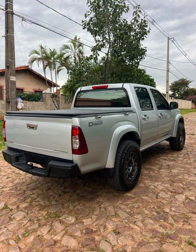 Isuzu D-MAX miniatura 4