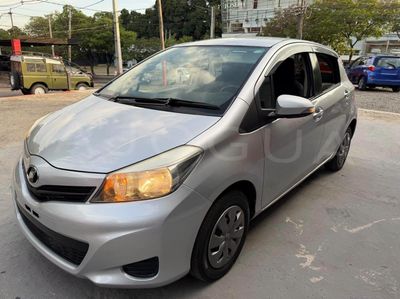Toyota Vitz miniatura 3
