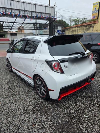 Toyota Vitz miniatura 5