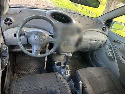 Toyota Vitz miniatura 8