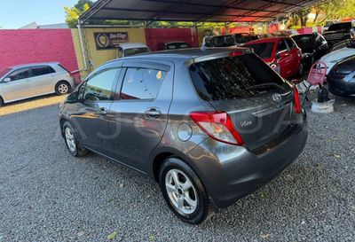 Toyota Vitz miniatura 5
