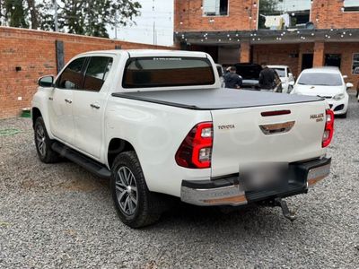 Toyota Hilux miniatura 5