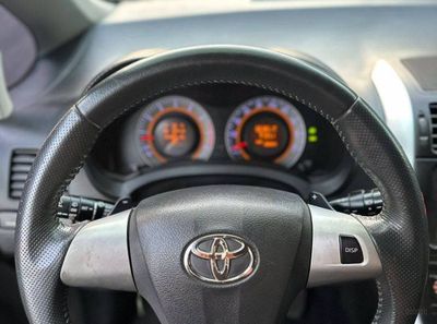 Toyota Auris miniatura 9