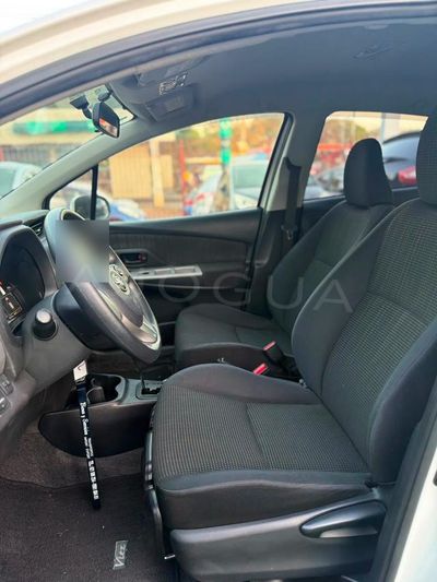 Toyota Vitz miniatura 6