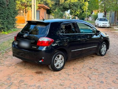 Toyota Auris miniatura 8