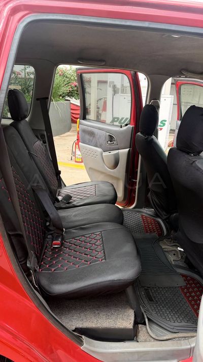 Toyota FunCargo miniatura 6