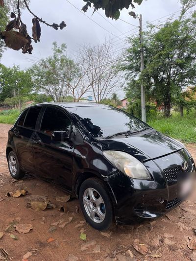 Toyota Vitz thumbnail 1