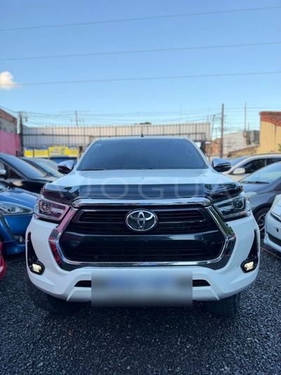 Toyota Hilux thumbnail 1