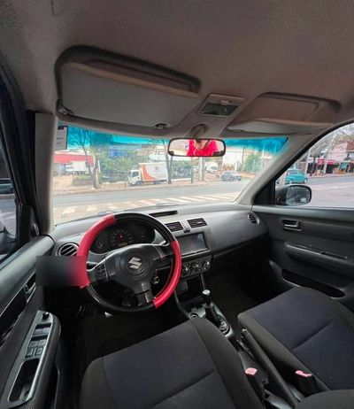 Suzuki Swift miniatura 7