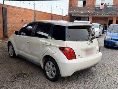 Toyota Ist miniatura 5